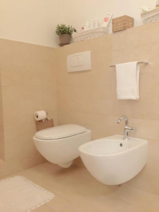 New Cosy Apartment Near To Petruzzelli Theatre バーリ エクステリア 写真