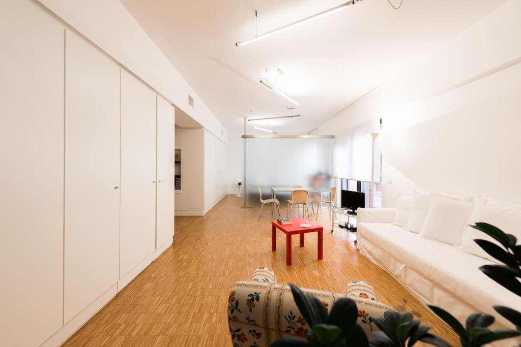 New Cosy Apartment Near To Petruzzelli Theatre バーリ エクステリア 写真