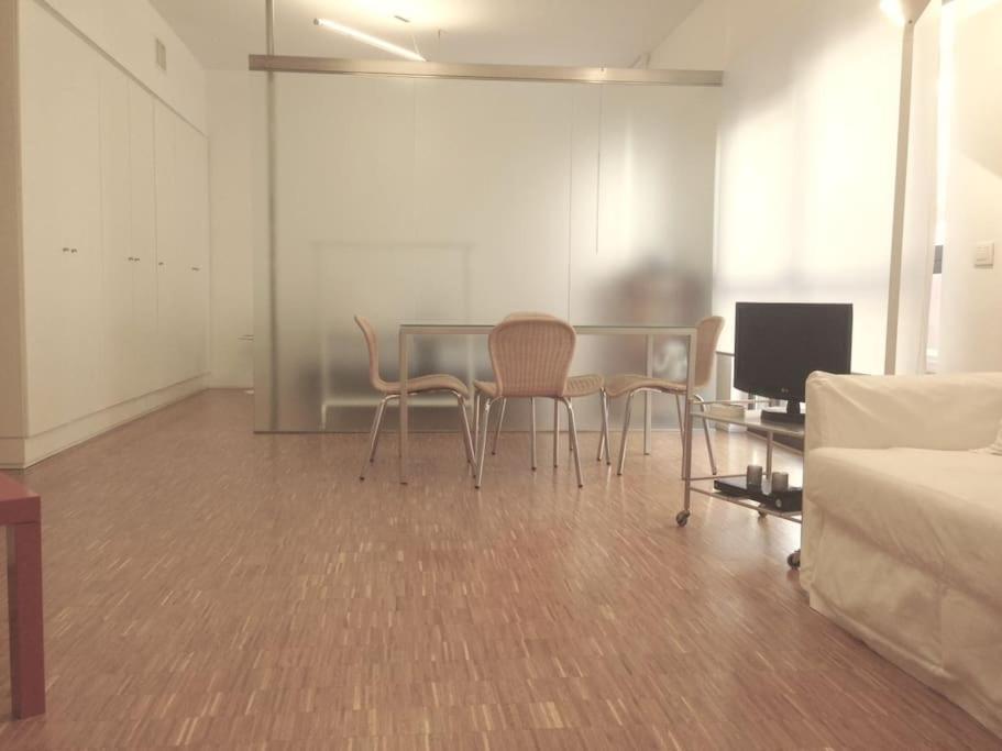 New Cosy Apartment Near To Petruzzelli Theatre バーリ エクステリア 写真